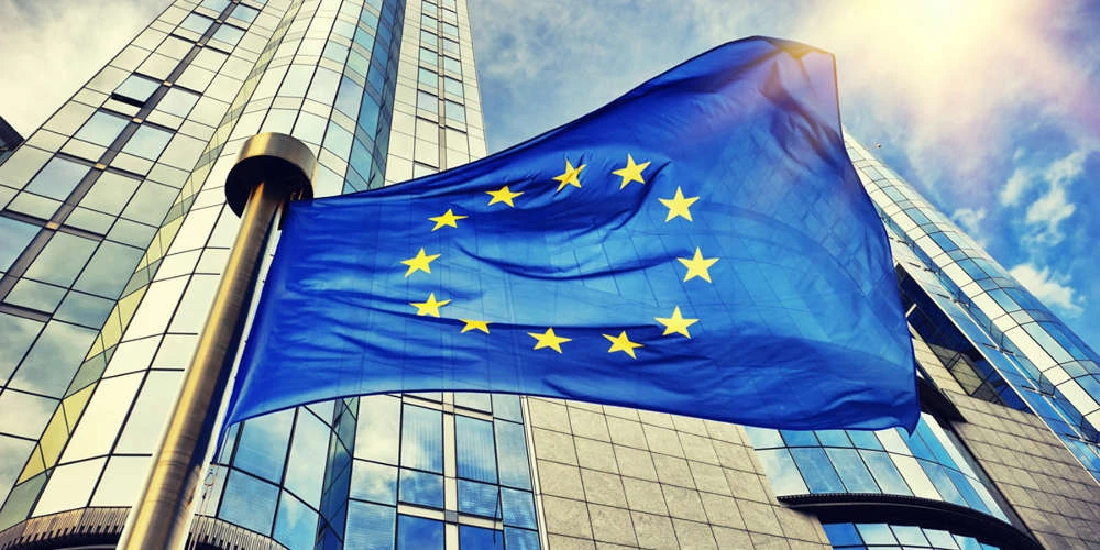 Η Κομισιόν ετοιμάζει πειθαρχικά μέτρα στην Ιταλία για τον προϋπολογισμό